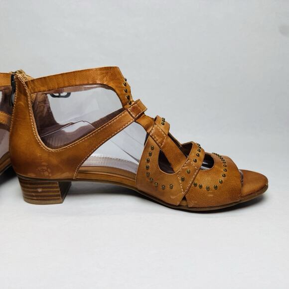 Soft Surroundings Antelope Macaria Sandals Women’s Sz 40 Studded Heeled Leather - Picture 7 of 12